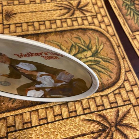 Norman Rockwell 8.5” W Mothers Day 1988 Plate - Picture 3 of 11